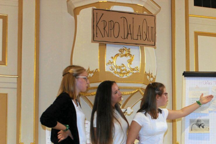 König David (rechts) wurde als Mörder entlarvt: Einen Bibel-Krimi gab es beim Jugendgottesdienst in der Quickborner Kirche zu erleben.