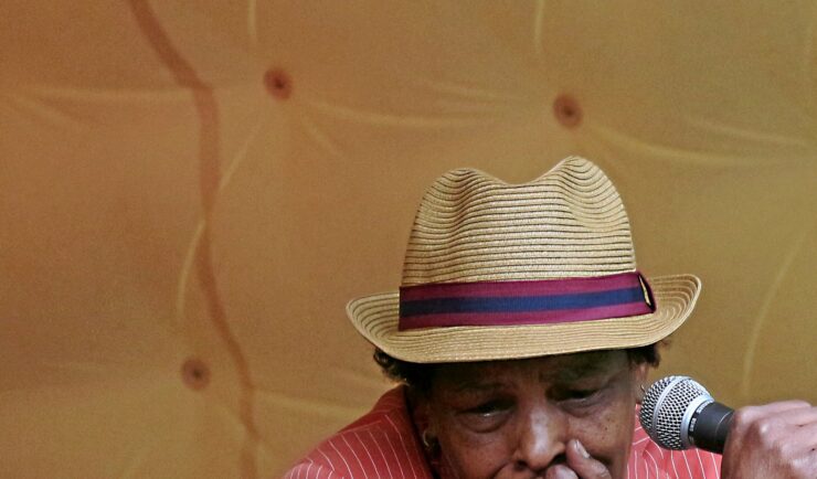 Weltstar Marla Glen (links) war am Sonnabend zu Gast bei Tine Wittler in Jabel und gab im Biergarten ein mitreißendes Konzert.